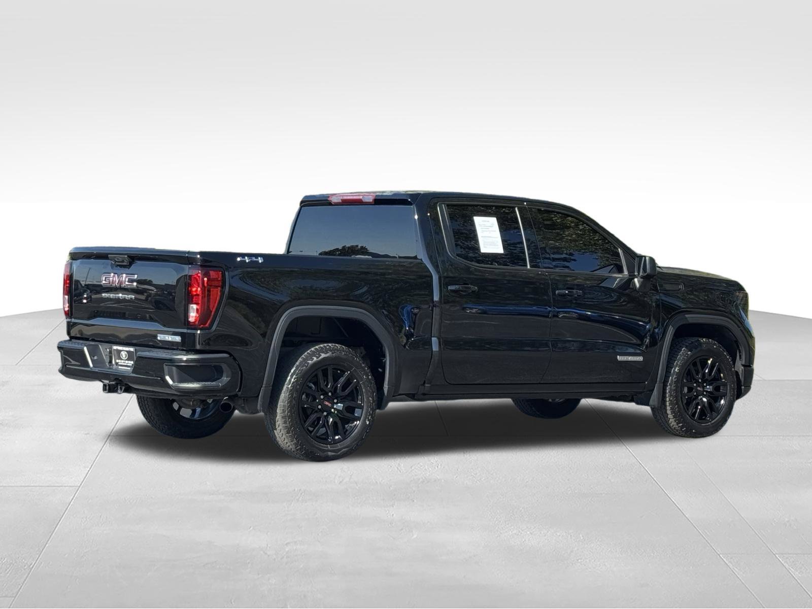 Used 2024 GMC Sierra 1500 Elevation AWD/4WD image 4