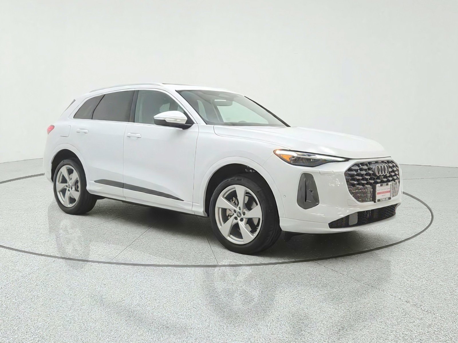 Used 2025 Audi Q5 Premium Plus AWD/4WD image 3