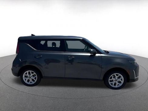 Used 2025 Kia Soul LX w/ LX Technology Package FWD image 15