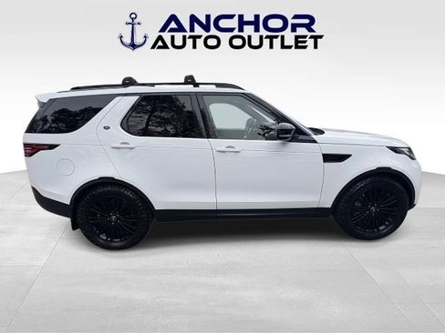 Used 2018 Land Rover Discovery HSE image 9
