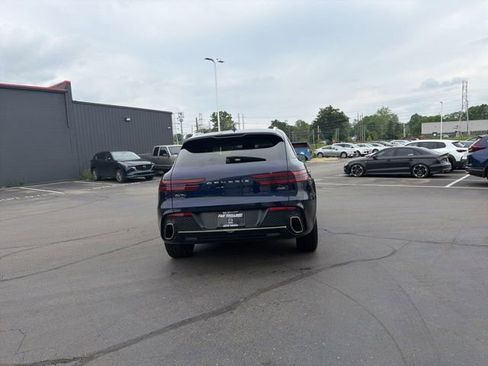 Used 2025 Genesis GV70 2.5T AWD/4WD image 10