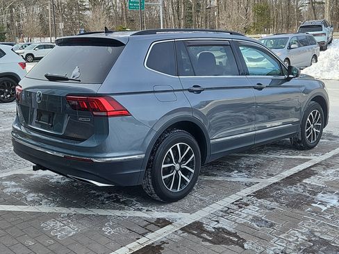 Certified 2021 Volkswagen Tiguan SE w/ Panoramic Sunroof Package image 3