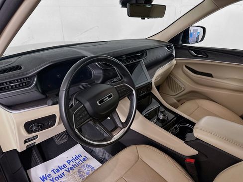 Used 2022 Jeep Grand Cherokee L Limited w/ Luxury Tech Group II image 9