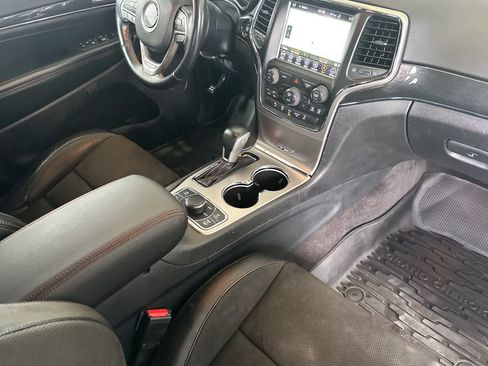 Used 2018 Jeep Grand Cherokee Trailhawk AWD/4WD image 18