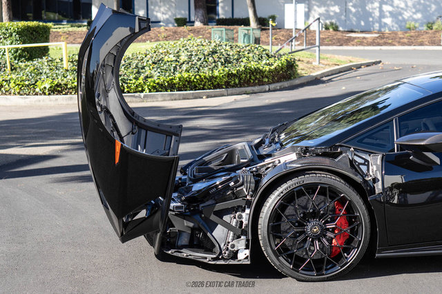 Used 2021 Lamborghini Huracan STO RWD image 61