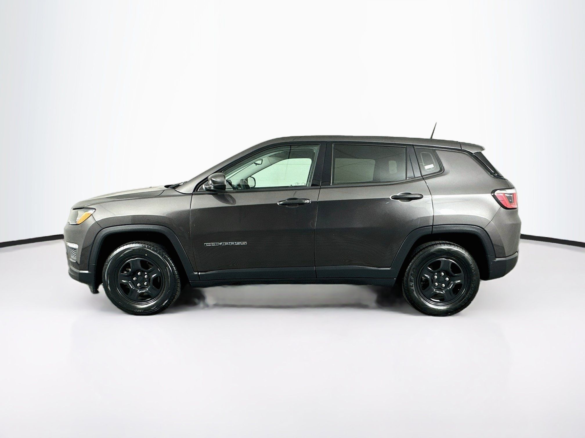 Used 2018 Jeep Compass Sport FWD image 4