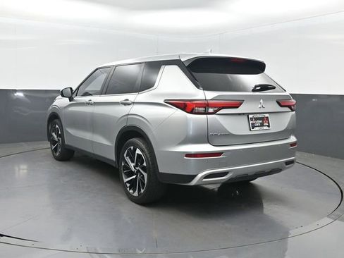 Used 2022 Mitsubishi Outlander SE AWD/4WD image 27