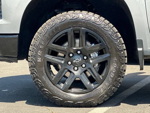 Used 2024 Chevrolet Silverado 1500 LT Trail Boss w/ LT Trail Boss Premium Package AWD/4WD image 26