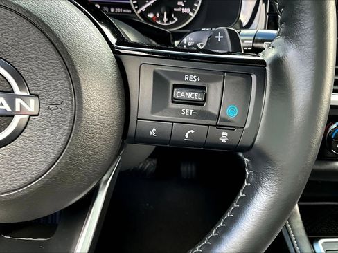 Used 2023 Nissan Pathfinder SL image 12