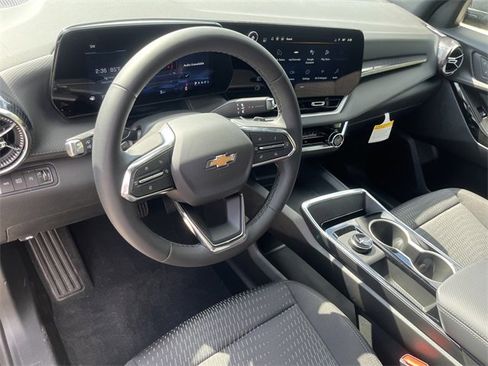 New 2026 Chevrolet Equinox LT image 11