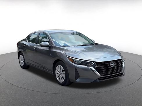 Used 2025 Nissan Sentra S FWD image 3