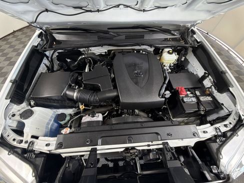 Used 2020 Toyota Tacoma TRD Off-Road image 27