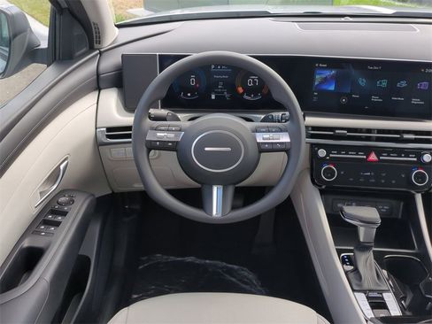 New 2026 Hyundai Tucson SEL image 17