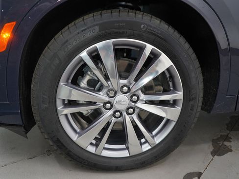 Used 2025 Cadillac XT6 Premium Luxury w/ Technology Package image 31