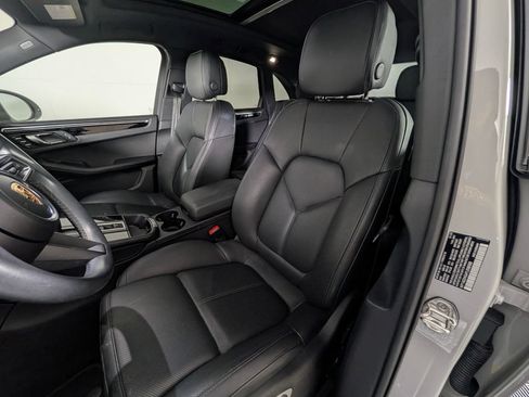 Certified 2023 Porsche Macan S AWD/4WD image 5