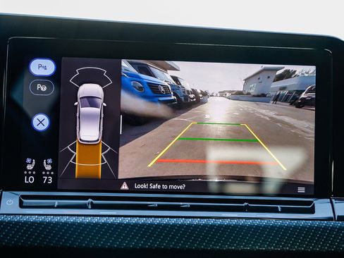 Used 2024 Volkswagen Golf R 2.0T image 24