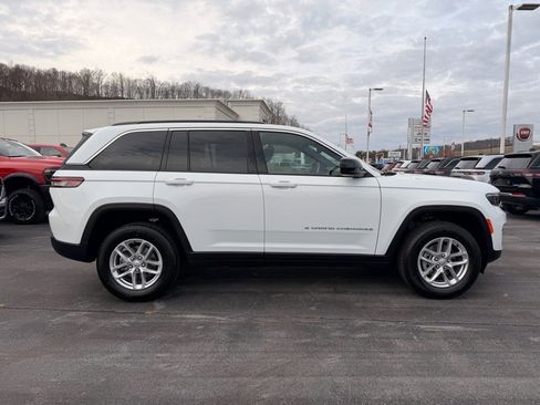New 2025 Jeep Grand Cherokee Laredo X image 3