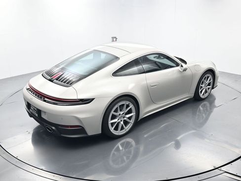 Certified 2025 Porsche 911 Carrera RWD image 39
