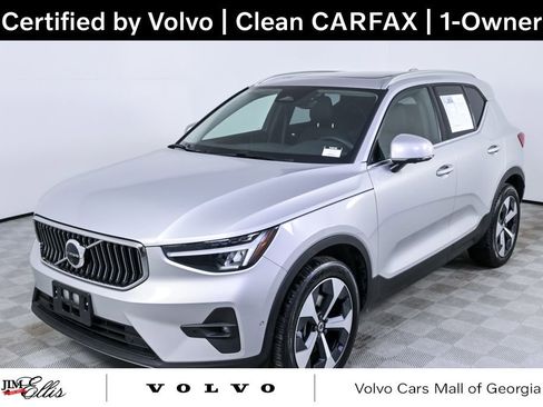 Certified 2025 Volvo XC40 B5 Plus image 1