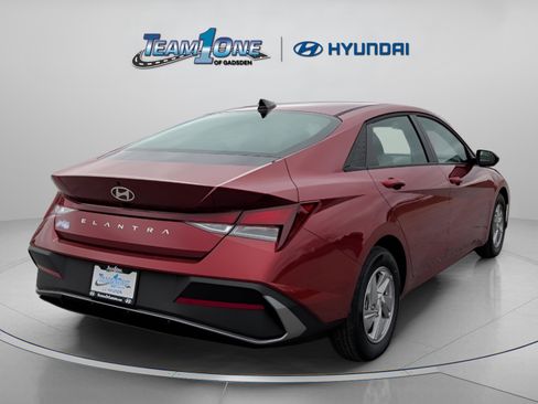New 2026 Hyundai Elantra SE w/ Cargo Package image 8
