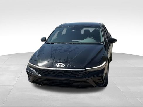 New 2026 Hyundai Elantra SE FWD image 4