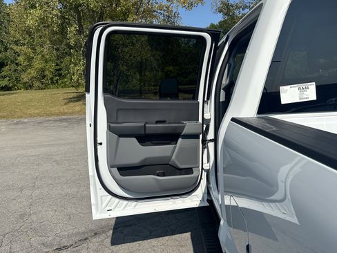 New 2026 Ford F350 XL w/ XL Chrome Package image 27