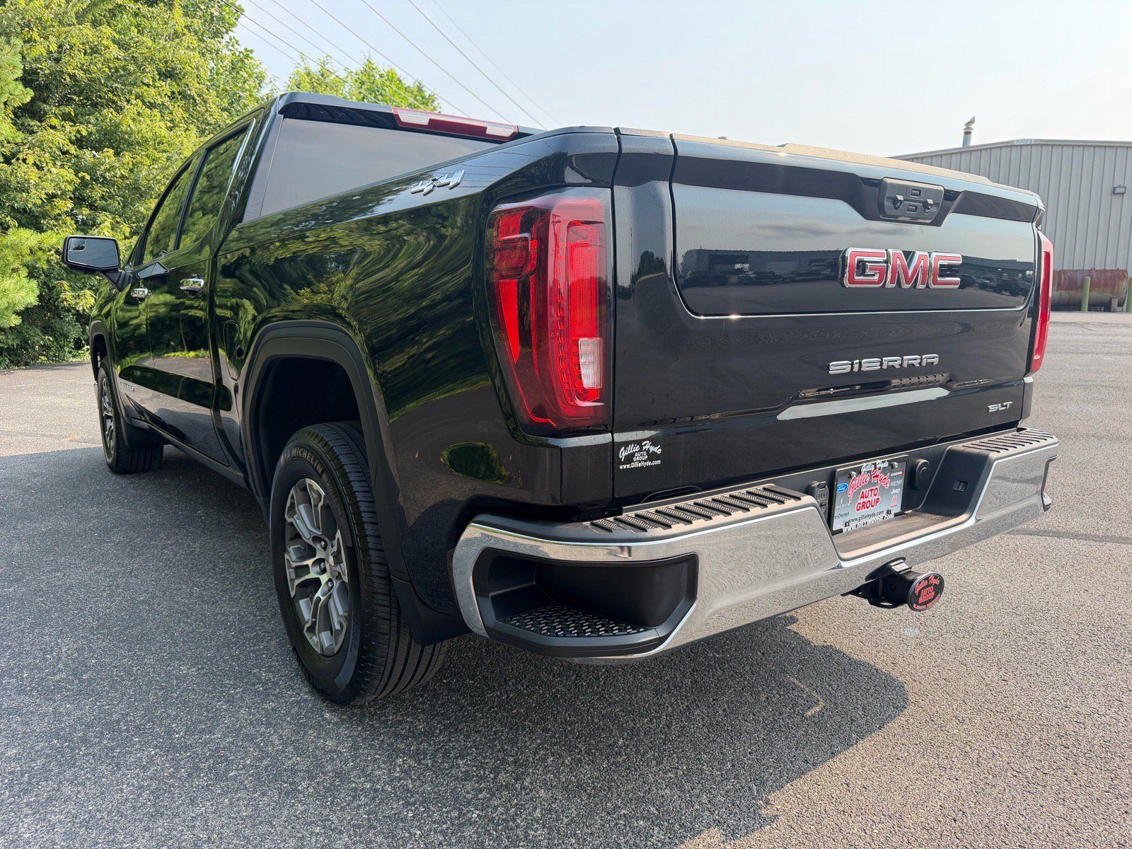 Used 2025 GMC Sierra 1500 SLT AWD/4WD image 14