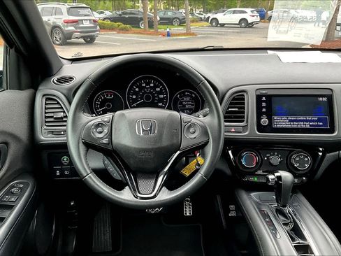 Used 2019 Honda HR-V Sport image 6