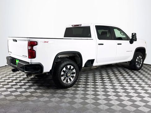 Used 2022 Chevrolet Silverado 2500 Custom w/ Custom Value Package image 10