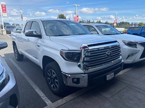 Used 2020 Toyota Tundra Limited w/ Limited Premium Package AWD/4WD image 3