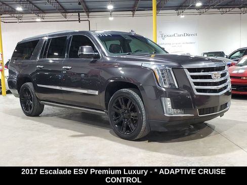 Used 2017 Cadillac Escalade ESV Premium Luxury RWD image 3