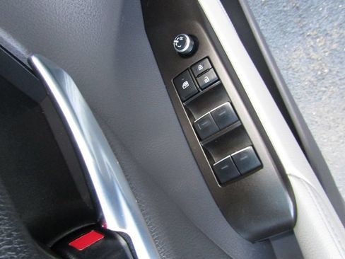 Used 2023 Toyota Camry XLE FWD image 25
