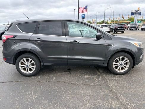 Used 2017 Ford Escape SE FWD image 6