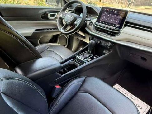 Used 2025 Jeep Compass Limited AWD/4WD image 8