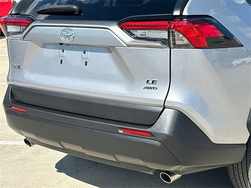 Certified 2022 Toyota RAV4 LE image 6