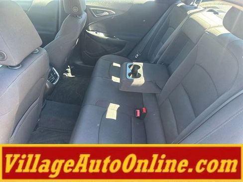 Used 2017 Chevrolet Malibu LT FWD image 31