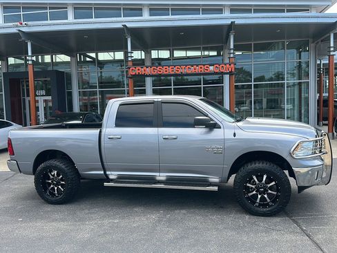 Used 2019 RAM 1500 Big Horn AWD/4WD image 2