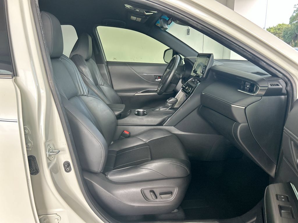 Used 2021 Toyota Venza XLE w/ Softex Package AWD/4WD image 30