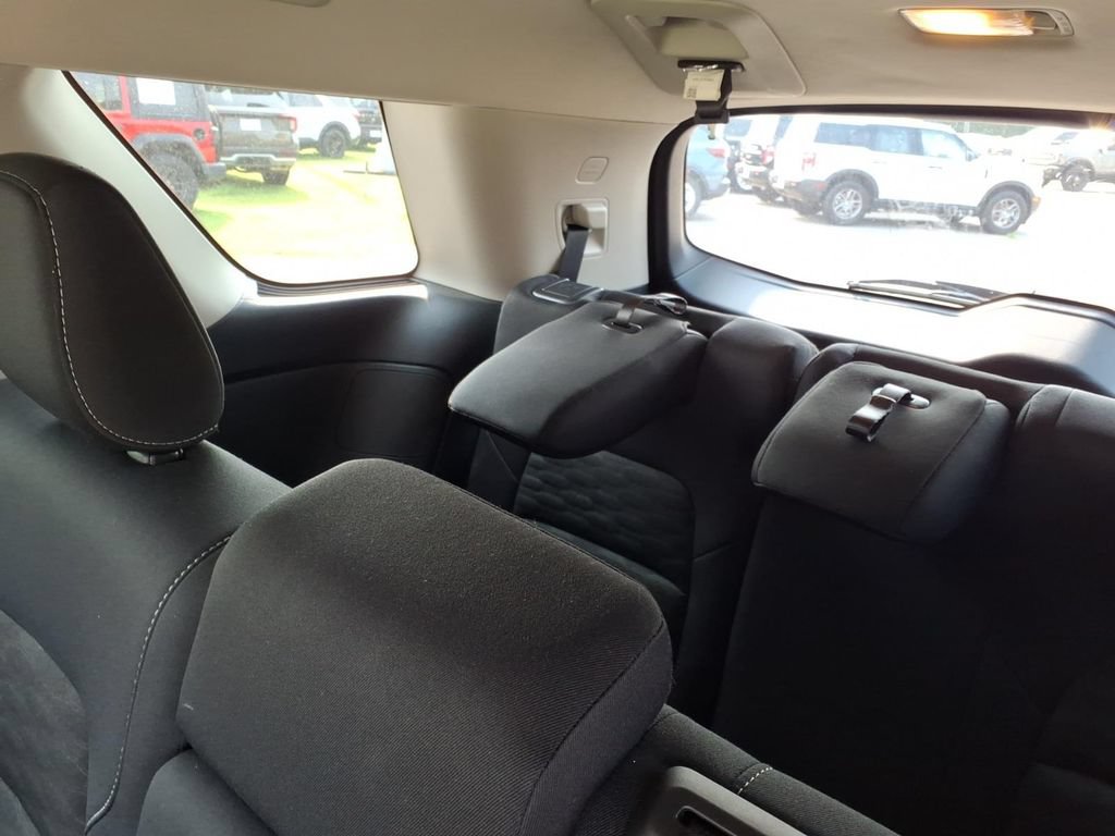 Used 2024 Nissan Pathfinder SV FWD image 10