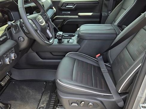 New 2026 GMC Sierra 1500 AT4X w/ LPO, Black Badging Package AWD/4WD image 11