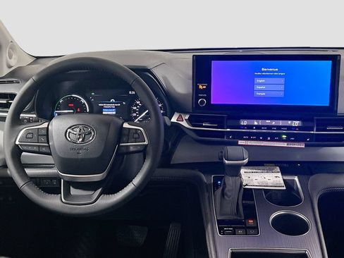 New 2026 Toyota Sienna XLE FWD image 23