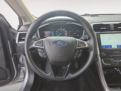 Used 2020 Ford Fusion SE AWD/4WD image 12