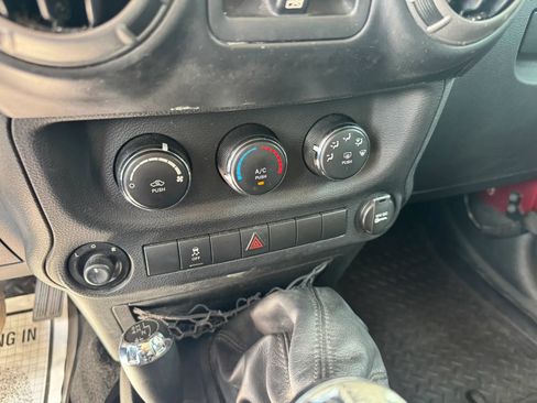 Used 2012 Jeep Wrangler Unlimited Sport AWD/4WD image 18