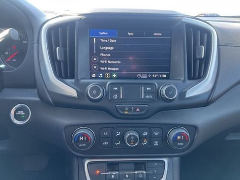Used 2023 GMC Terrain SLT image 17