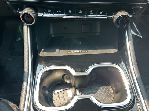 Used 2024 Chevrolet Traverse RS w/ LPO, Floor Liner Package AWD/4WD image 34