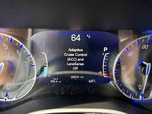 Used 2024 Chrysler Pacifica Touring-L FWD image 25