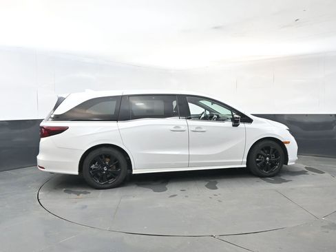 Used 2023 Honda Odyssey Sport image 6