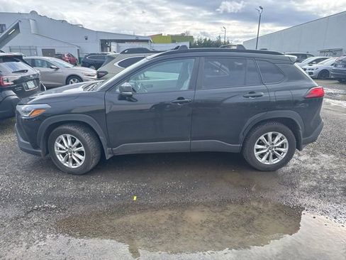 Used 2022 Toyota Corolla Cross LE image 5