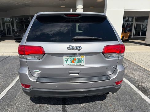 Used 2018 Jeep Grand Cherokee Laredo RWD image 5