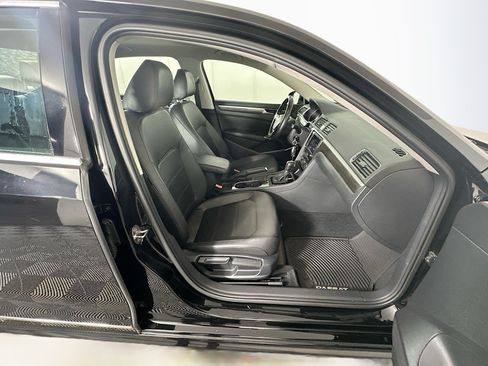 Used 2016 Volkswagen Passat 1.8T SE FWD image 29
